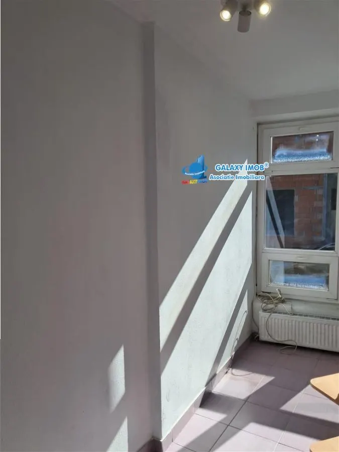De Inchiriat Spatiu 75 mp  PARTER  central- stradal - foto 5