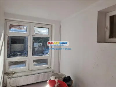De Inchiriat Spatiu 75 mp  PARTER  central- stradal - foto 6