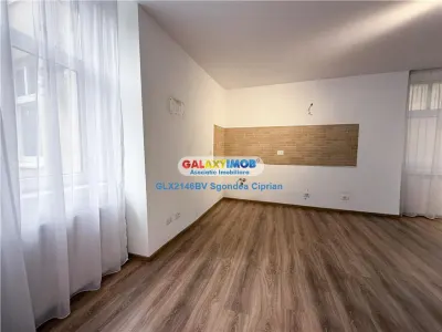 Apartament Cu 3 Camere De Vanzare Str. Castelului 98 mp - foto 2