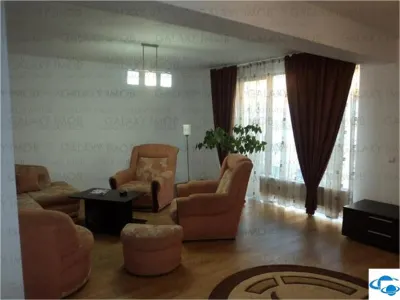 De inchiriere vila  PLATOU Prundu - Pitesti