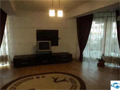 De inchiriere vila de lux zona Prundu - foto 3