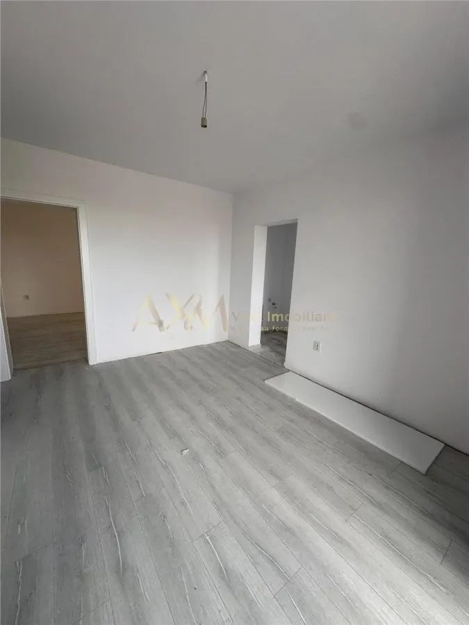 Vanzare apartament 2 camere - foto 3