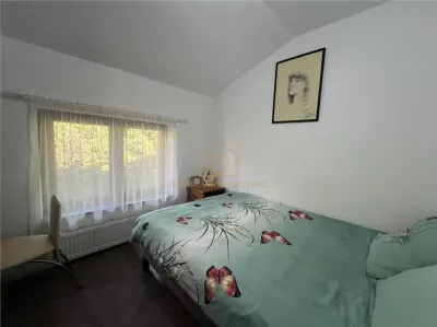 Casa si garaj cu 4 camere - foto 6