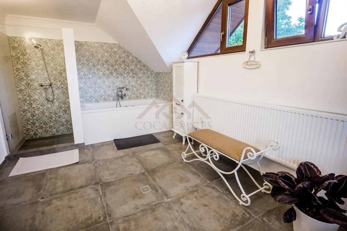 Villa de Vanzare / Proprietate Exclusiva in Zona Centrala a Zalaului - foto 15