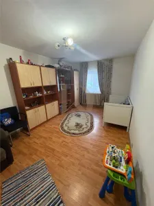 Apartament 2 camere decomandat Podul de Fier - Iasi