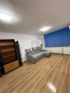 Birouri, cabinete, etc- 4 camere 75mp zona Centru Vechi, ETAJ 3 - Braila