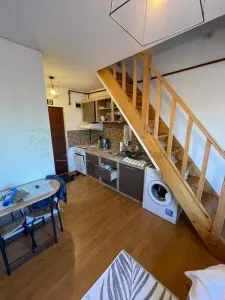 Garsoniera spatioasa , mansardata zona Brancoveanu - Bucuresti