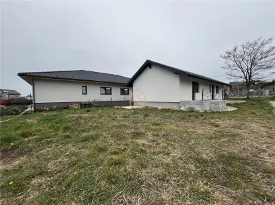 Casa pe un nivel de vanzare - foto 3