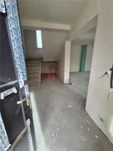 Casa individuala cu 6 camere  la intrare in Dezmir. - foto 13