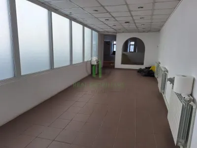 Spatiu comercial 350mp, P+1+M in centrul orasului ! - foto 3
