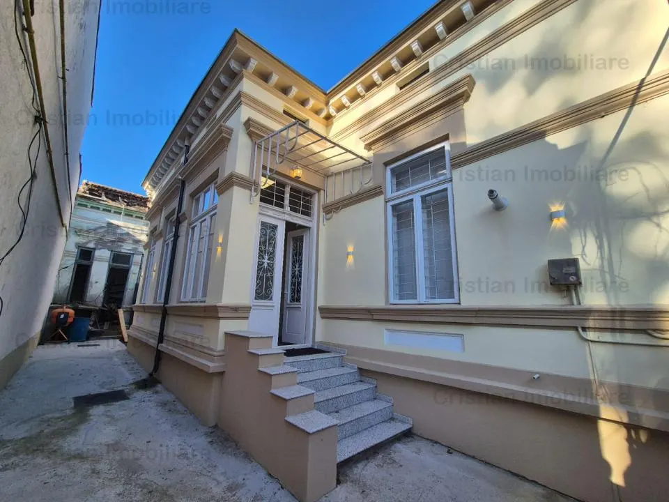 Casa Superba 3 camere, 127 mp utili , toate utilitatile, zona Centrala - foto 1