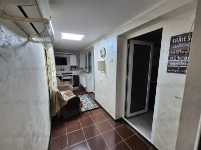 Parter 3 cam 110mp Confort 1 Decomandat cu balcon 14 m  Viziru 3 - foto 6
