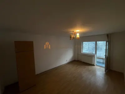 Apartament 3 camere Dacia - Decomandat - Iasi
