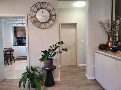 Apartament cu 4 camere utilat și mobilat premium de vânzare - foto 5