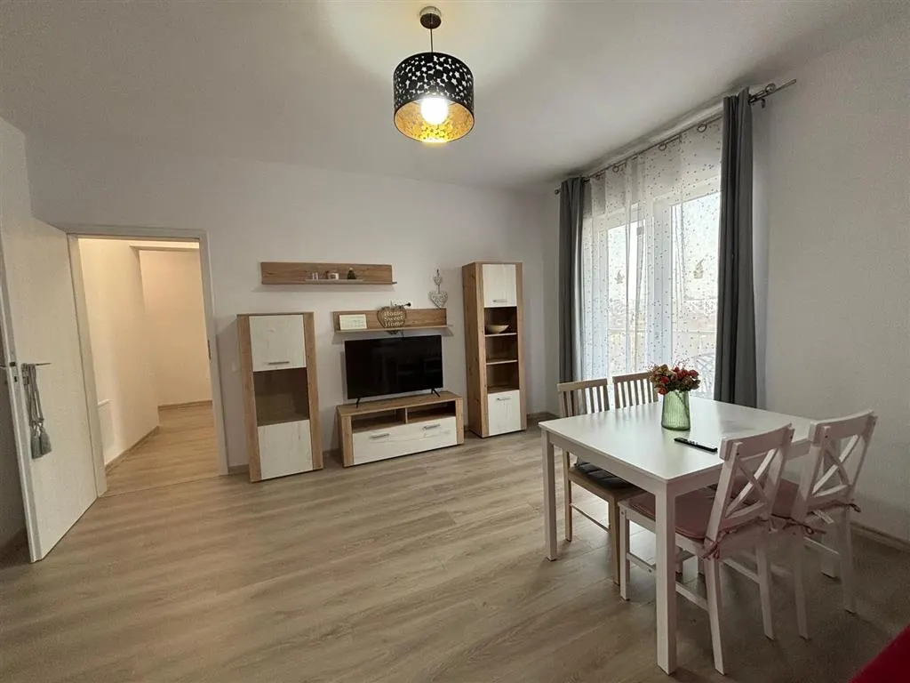 Inchiriere apartament 2 camere, bloc nou, zona Centrala - foto 7