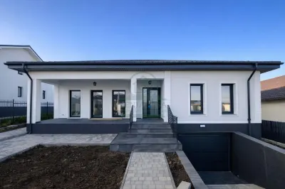 Casa Miroslava Ciurbesti,  5 camere , garaj, beci - Miroslava