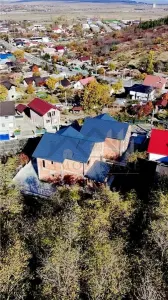 Casa de vanzare cu priveliste frumoasa - foto 11