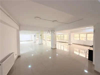 Spatiu comercial , etaj 2 , ultracentral , Ploiesti - Ploiesti