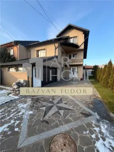 Casa 5 camere , renovata 2020 cu garaj , Ploiesti , central - Ploiesti