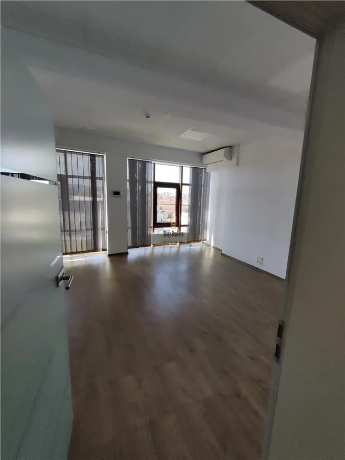 Spatii Birouri - 1500 mp - Piata Cibin - foto 23