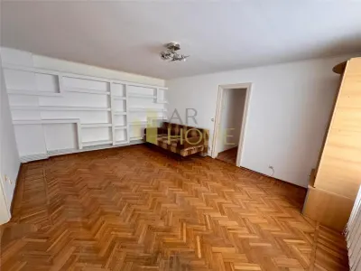 Casa 3 camere pentru activitati comerciale sau cazare muncitori, Ploiesti, zona centrala. - Ploiesti