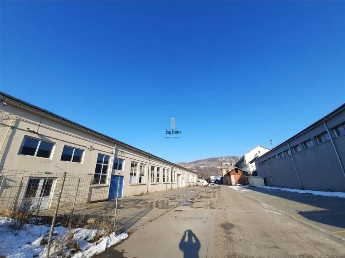 Spatiu Industrial - 1300 mp - Depozitare - Distributie - Comert - foto 4