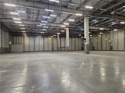 Spatii Industriale - 15000 mp - Logistica - Depozitare - Productie - foto 3
