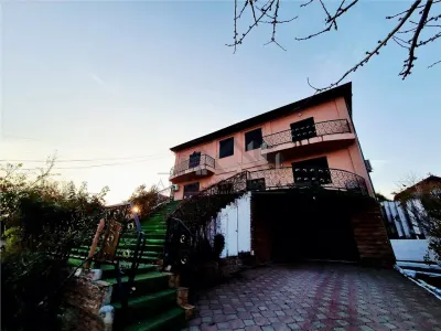 Casa de inchiriat cu priveliste frumoasa - foto 17