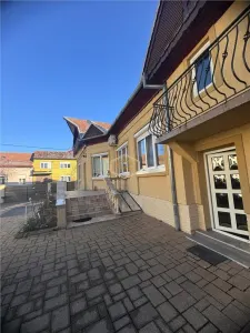 Casa cu 8 camere in Centru | Servicii - Clinica | Teren 700 mp - foto 15