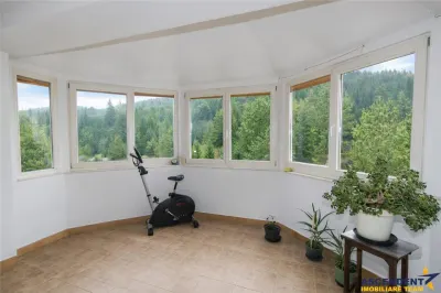 Resedinta cu atmosfera familiara,peisaj imersiv,amplasare premium,Zarnesti,Brasov - foto 4