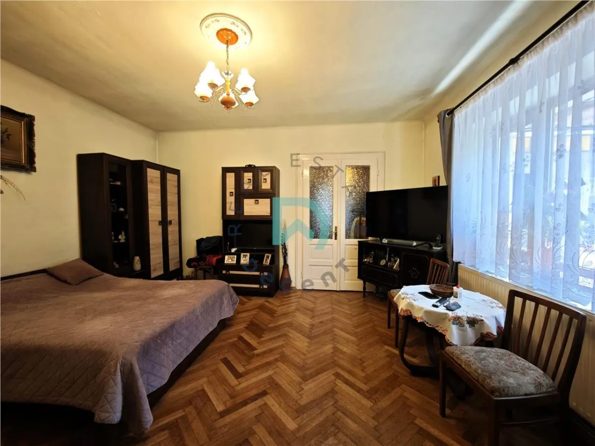 Apartament in casa   Piata Unirii Brasov - foto 3
