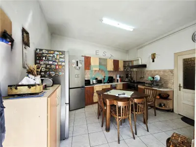 Apartament in casa   Piata Unirii Brasov - foto 9