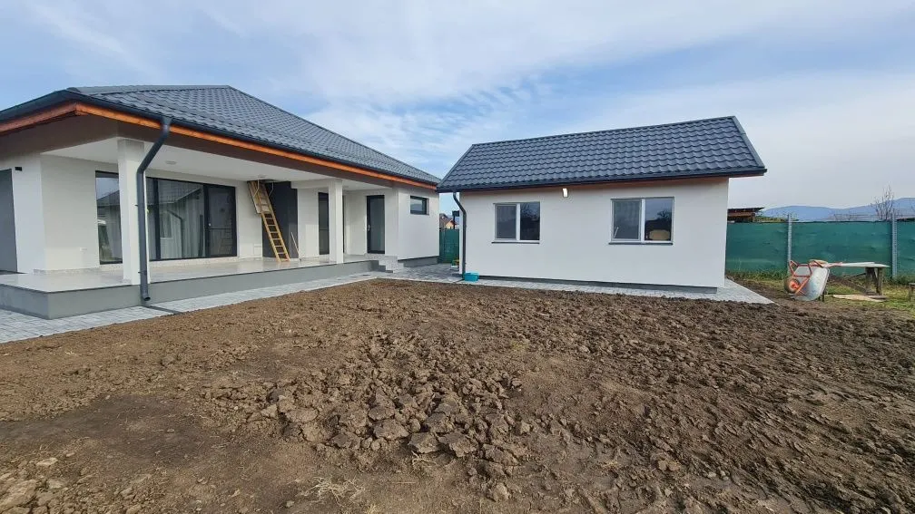 Casa de vanzare  Carpinis - foto 1