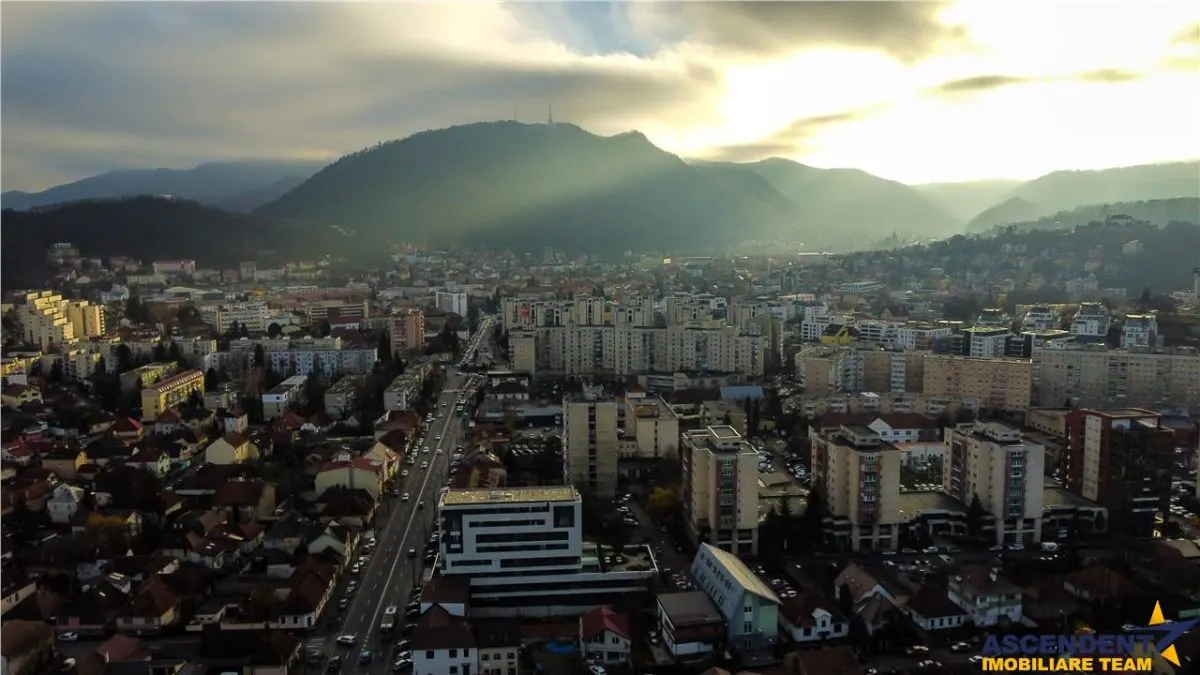 Apartament in vila, Central, cu potential birouri/ rezidential/ investitional/ - foto 1