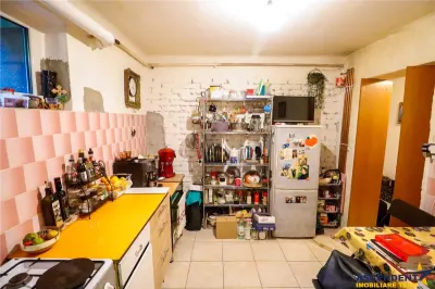 Apartament in vila, Central, cu potential birouri/ rezidential/ investitional/ - foto 4
