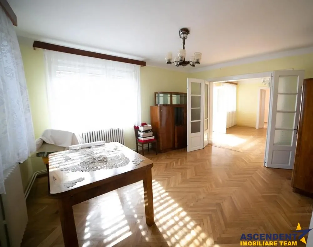 Sacele, Brasov - foto 1