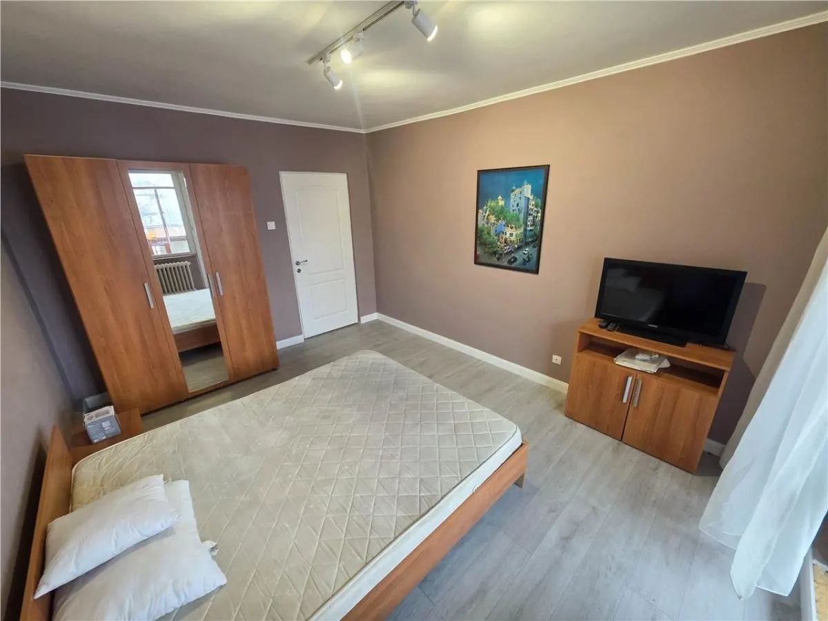Apartament 3 camere, UMF, 2 bai, Ultracentral, renovat complet,Targu Mures - foto 4