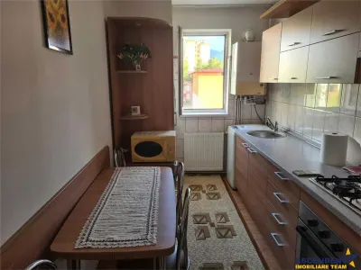 Apartament cu 3 camere, decomandat, mobilat și utilat, Astra, Brasov - foto 2