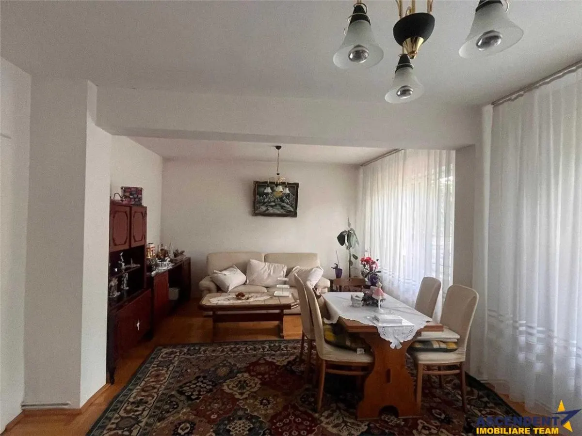 Casa Florilor - foto 2