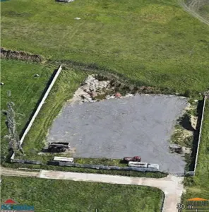 Inchiriem parcare/ teren generos, aproape de Centura Aradului - Arad