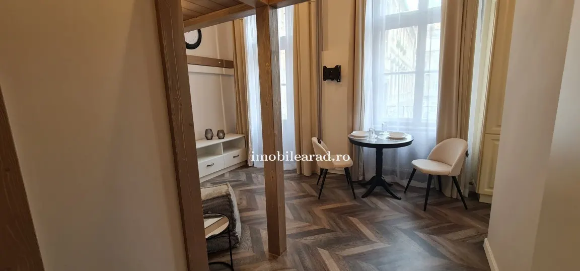 Apartament in stil unic, langa Primaria Arad, amenajat cu designer, mobilat/dotat, la cheie - foto 1