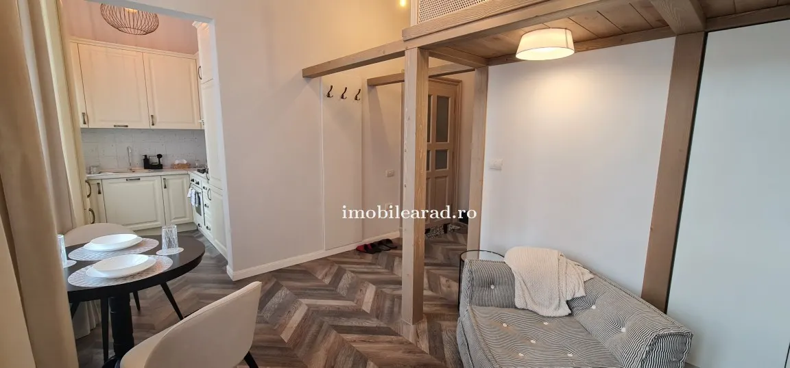 Apartament in stil unic, langa Primaria Arad, amenajat cu designer, mobilat/dotat, la cheie - foto 2