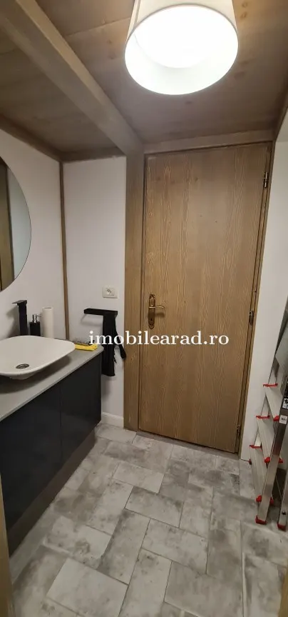 Apartament in stil unic, langa Primaria Arad, amenajat cu designer, mobilat/dotat, la cheie - foto 12