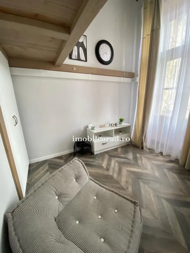 Apartament in stil unic, langa Primaria Arad, amenajat cu designer, mobilat/dotat, la cheie - foto 22
