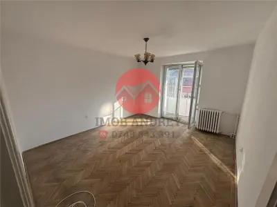 Apartament 2 camere decomandat 42 mp ultracentral etaj 3 bloc reabilitat - Tulcea