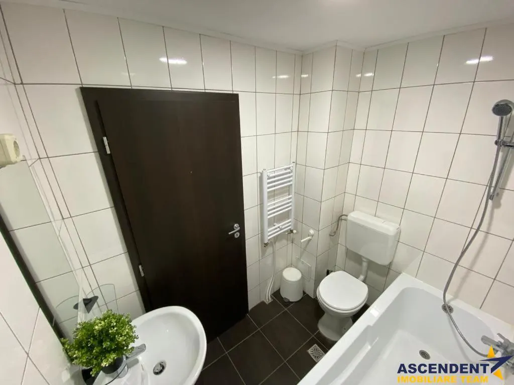 Eleganta si pictural confort, in plaiul mioritic al arealului Bran, Brasov - foto 14