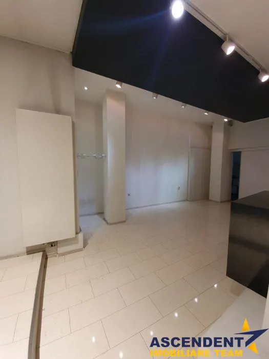 Spatiu elegant, compozitie versatina, curte interioara, Central, Targu Mures. - foto 4