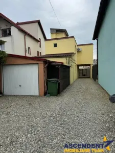 3 imobile: doua case si spatiu comercial, Codlea - foto 3