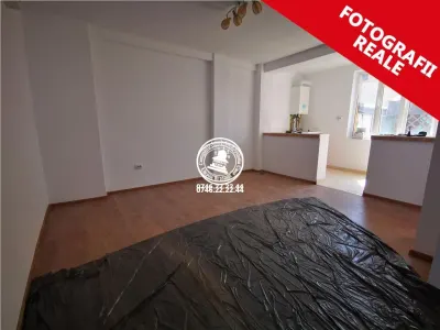 Apartament 4 camere  de vanzare  Bucium, - foto 7