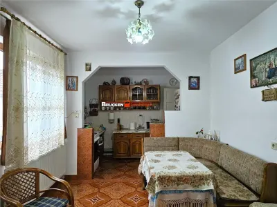 Casa spatioasa P+M cu spatiu comercial – Rogerius, zona Stadionului - foto 9